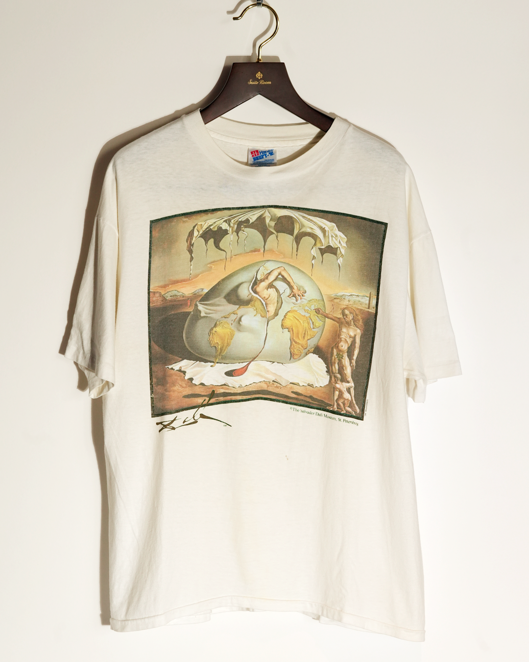 Salvador Dalí  "Geopoliticus Child Watching the Birth of the New Man" T-shirt