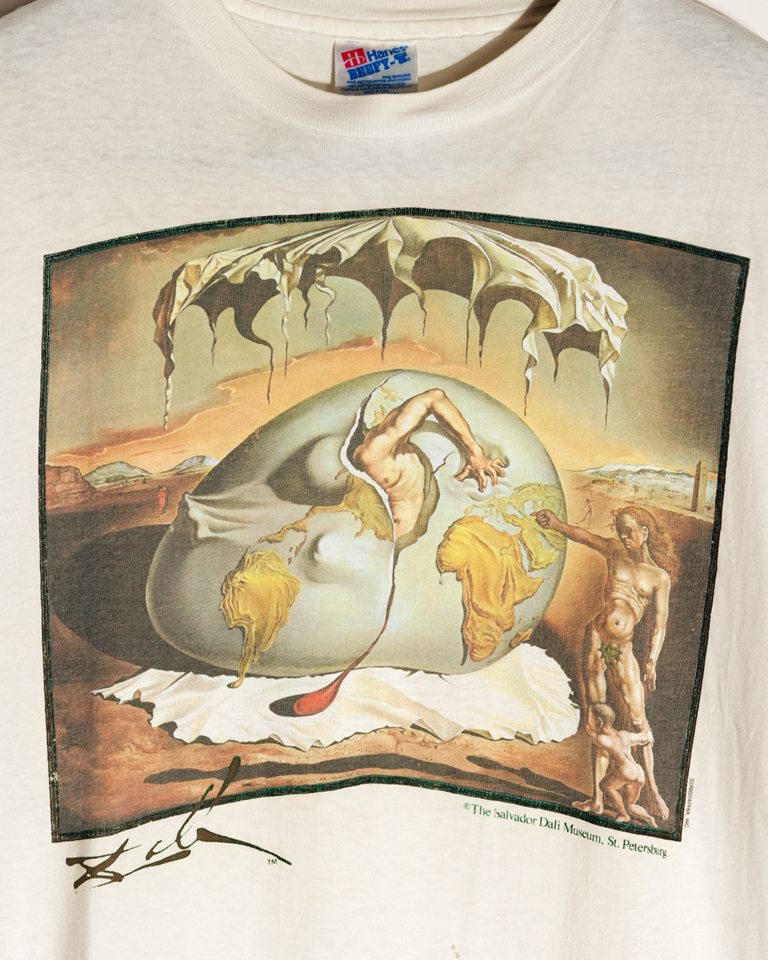 Salvador Dalí  "Geopoliticus Child Watching the Birth of the New Man" T-shirt